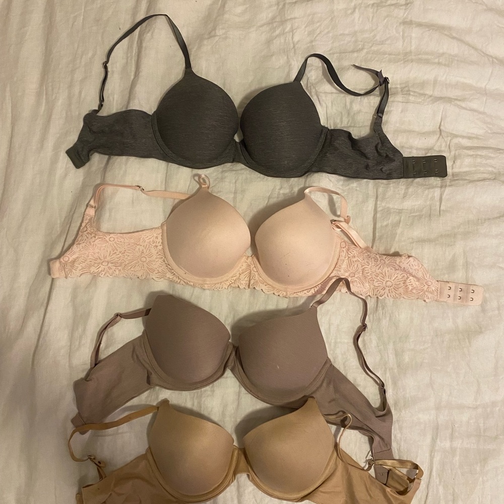 4 Aerie Bras - 32D barely worn, great condition, has push up padding